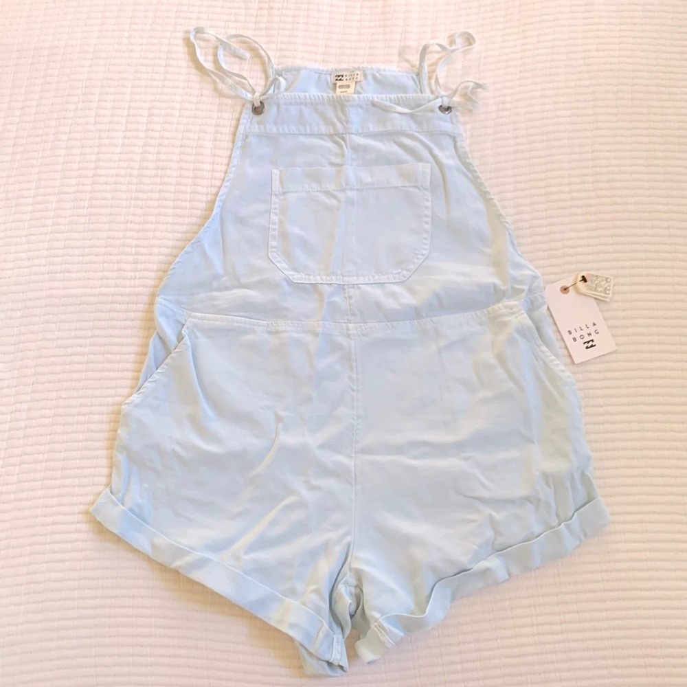 Billabong Wild Pursuit Women’s Overalls. Light baby blue color. Size medium. NWT